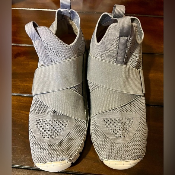 Yellow Box Acee Slip-On Sneakers – Women’s Size 7.5 - Picture 9 of 9